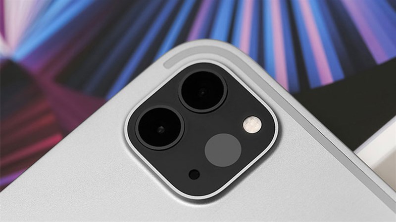  iPad Pro M1 11 inch được trang bị một camera 12 MP và một camera 10 MP.