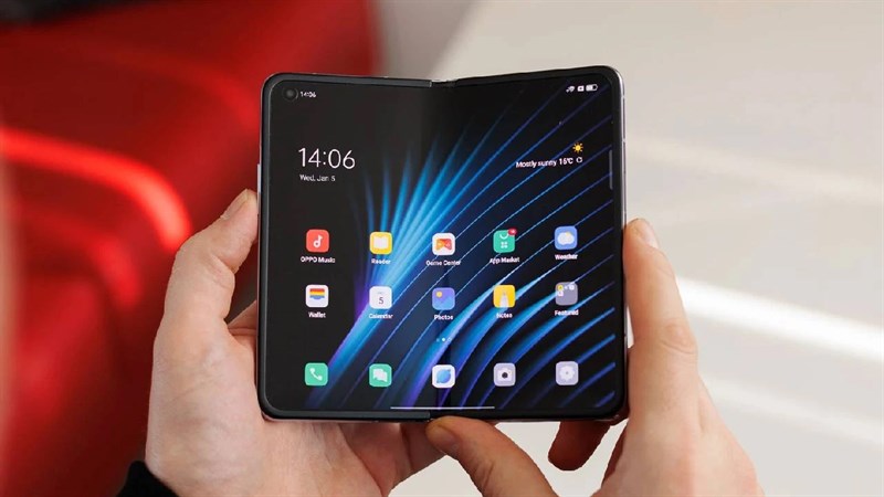 CEO OnePlus hé lộ điện thoại màn hình gập