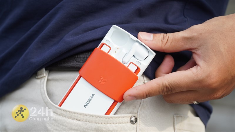 Trên tay Nokia 5710 XpressAudio: Giá chỉ 2.1 triệu, thiết kế độc đáo Trên tay Nokia 5710 XpressAudio: Giá chỉ 2.1 triệu, thiết kế độc đáo