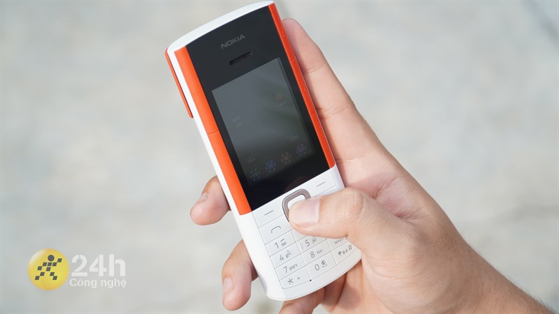 Trên tay Nokia 5710 XpressAudio: Giá chỉ 2.1 triệu, thiết kế độc đáo Trên tay Nokia 5710 XpressAudio: Giá chỉ 2.1 triệu, thiết kế độc đáo