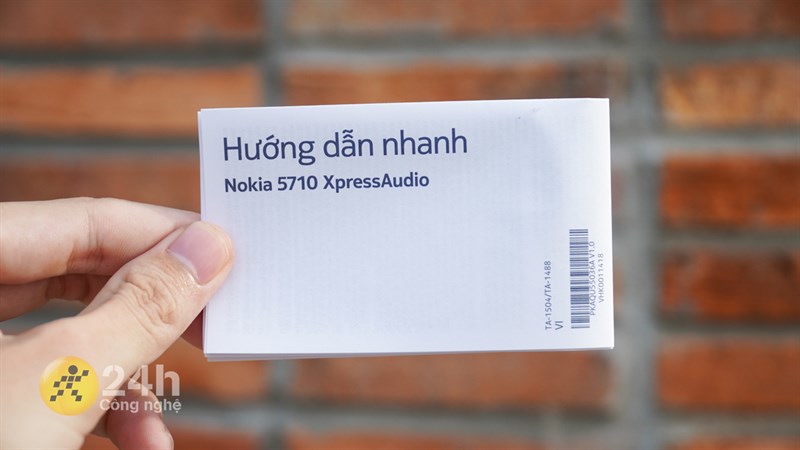 Trên tay Nokia 5710 XpressAudio: Giá chỉ 2.1 triệu, thiết kế độc đáo Trên tay Nokia 5710 XpressAudio: Giá chỉ 2.1 triệu, thiết kế độc đáo