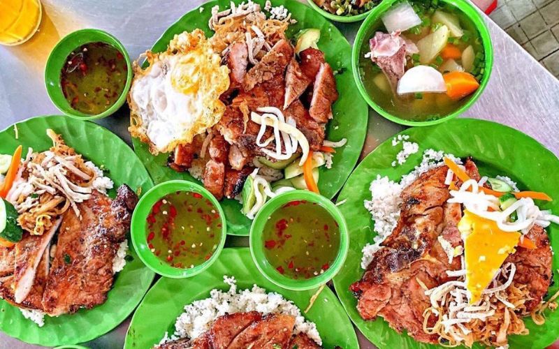 Quán ăn trưa ngon quận Phú Nhuận: Cơm tấm Ba Ghiền