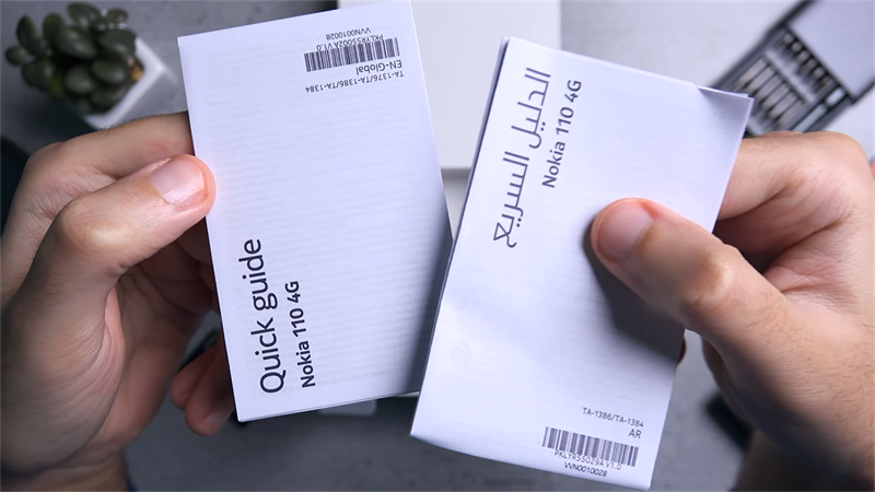 Trên tay Nokia 110 4G Bên trong hộp, ngoài Nokia 110 4G, hãng vẫn cung cấp cho người dùng đầy đủ các phụ kiện cần thiết như: Sách hướng dẫn sử dụng, pin rời, sạc Micro USB.