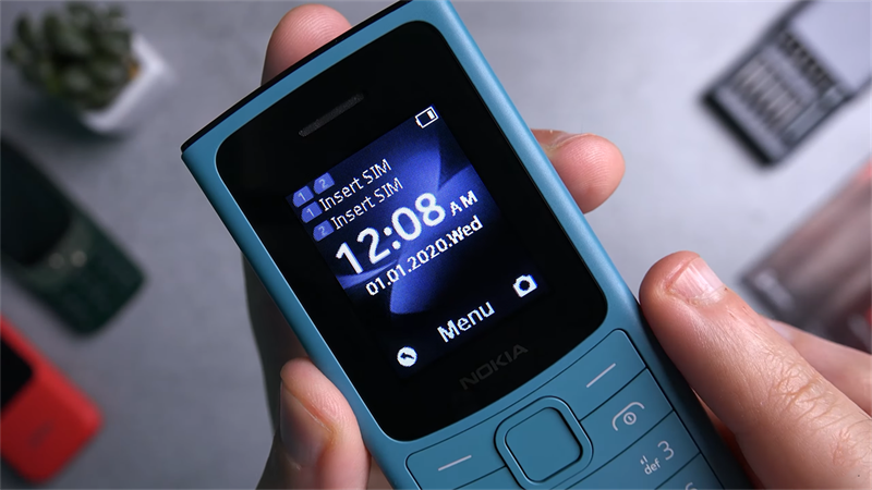 Trên tay Nokia 110 4G Nokia 110 4G được định hướng là một chiếc điện thoại phổ thông, đủ phục vụ nhu cầu cơ bản của người dùng. Vì vậy, thông số cấu hình của máy không mấy nổi bật nhưng cũng đủ để người dùng thực hiện các nhu cầu cơ bản như nghe gọi, nhắn tin, nghe đài, chơi nhạc, v.v. Với kết nối 4G trong phiên bản cơ học của điện thoại, bạn sẽ có thể tận hưởng việc sử dụng Internet mượt mà ở bất cứ đâu và nâng cao chất lượng cuộc gọi của bạn với dịch vụ VoLTE.