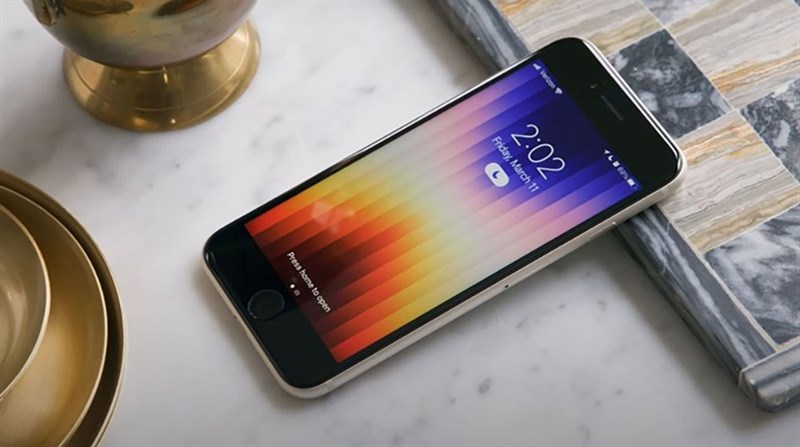 Quá khó chịu vì vướng víu với những điện thoại to? Đây là 5 mẫu iPhone “nhỏ mà có võ” mà bạn không nên bỏ qua