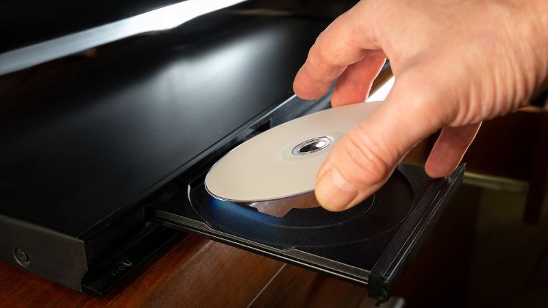 Đầu DVD, dàn âm thanh và wifi nên được dọn dẹp thường xuyên