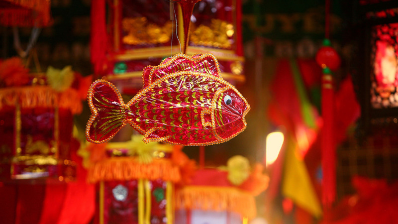How to make a simple paper carp Mid-Autumn lantern for kids