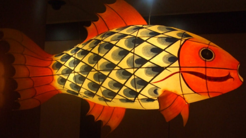 Lồng đèn Cá chép bằng gỗ cực sáng tạo