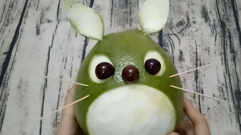 Trimming a mouse from a grapefruit