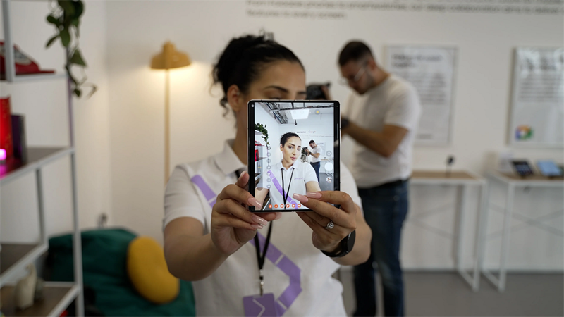 Chiếc flagship mới nhất của Samsung cũng phải 