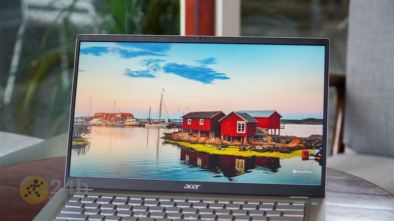 Màn hình của Acer Swift 3 có kích thước 14 inch cùng viền 2 bên được làm với độ mỏng 5 mm.