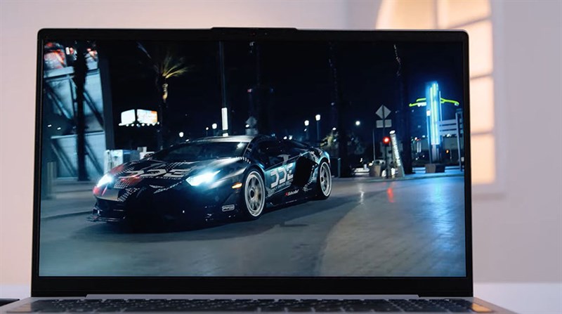 Học giỏi là có quà với 5 mẫu laptop được trợ giá đổi điểm cho các bạn thi điểm cao