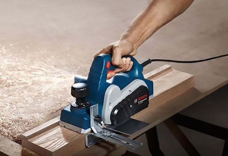 Bảo quản máy bào ở nơi khô ráo, thoáng mát Bảo quản máy bào ở nơi khô ráo, thoáng mát