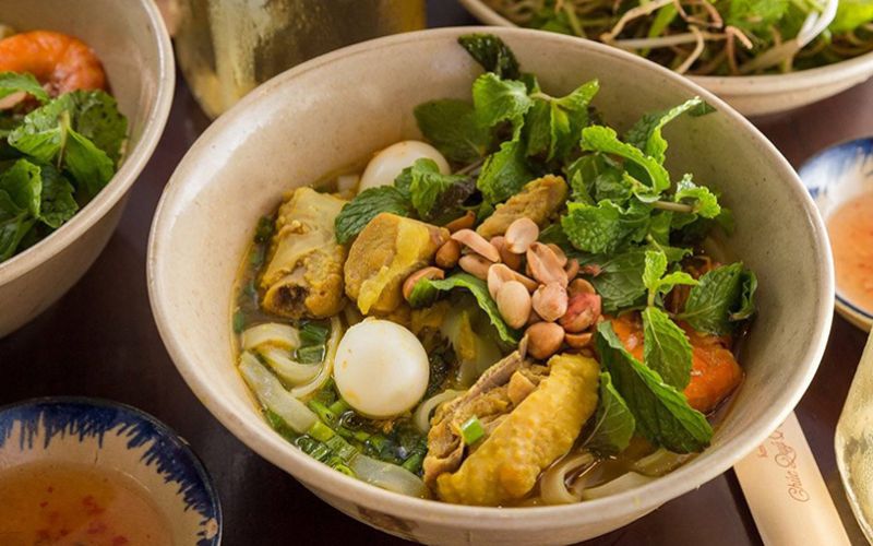 Top 5 delicious and cheap lunch restaurants in Tan Phu district