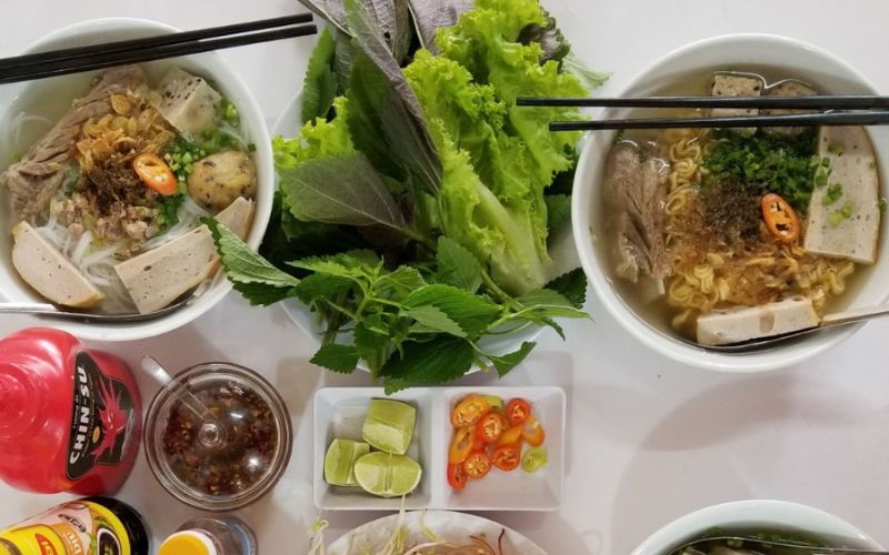 Quán ăn trưa ngon quận Tân Phú- Bún mọc Tuấn Uyên