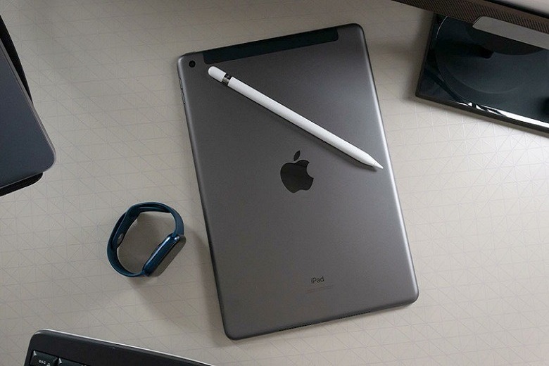 So sánh iPad Gen 9 và iPad Pro M1 2021 - Đâu là phiên bản tốt hơn cho bạn? > Màu sắc iPad 9