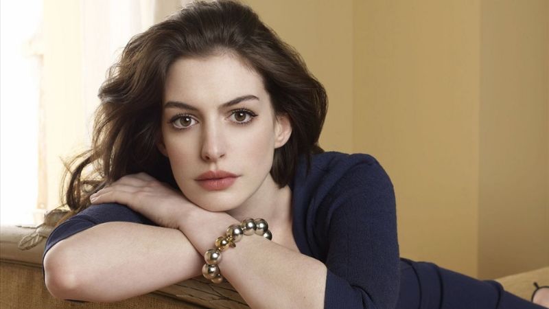 Điểm qua 10 phim hay nhất của ‘hoa hồng nước Mỹ’ Anne Hathaway