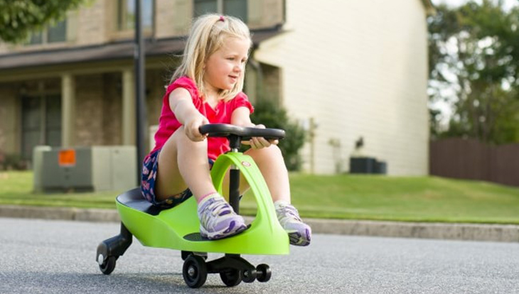 Xe lắc giúp bé tích cực vận động, hoạt bát và mạnh mẽ hơn