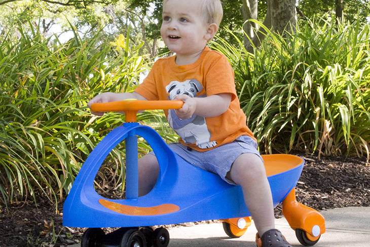 Xe lắc sử dụng thích nhất với các bé từ 2 tuổi trở lên