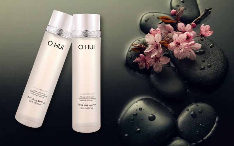 Nước hoa hồng OHUI Extreme White Skin Softener Dưỡng Trắng Da