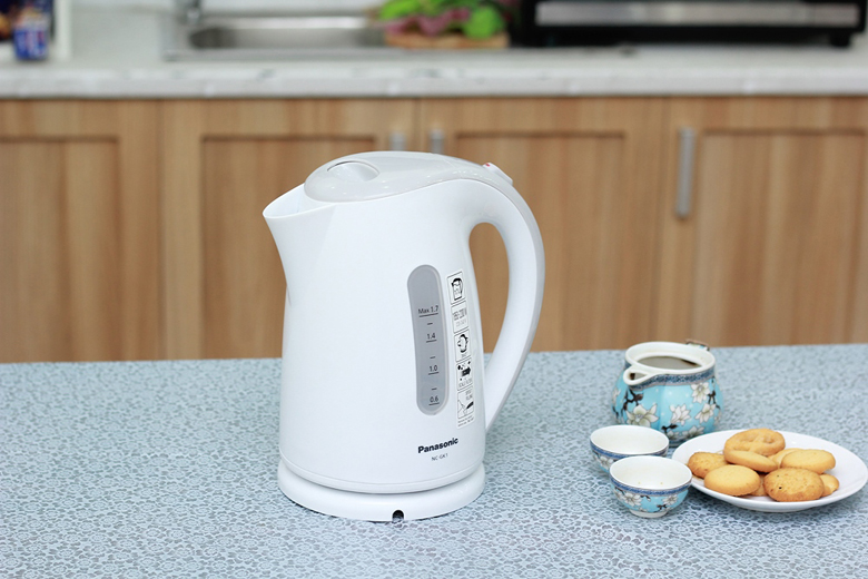 Ấm được thiết kế dễ dàng sử dụng với chức năng tiện lợi Ấm được thiết kế dễ dàng sử dụng với chức năng tiện lợi