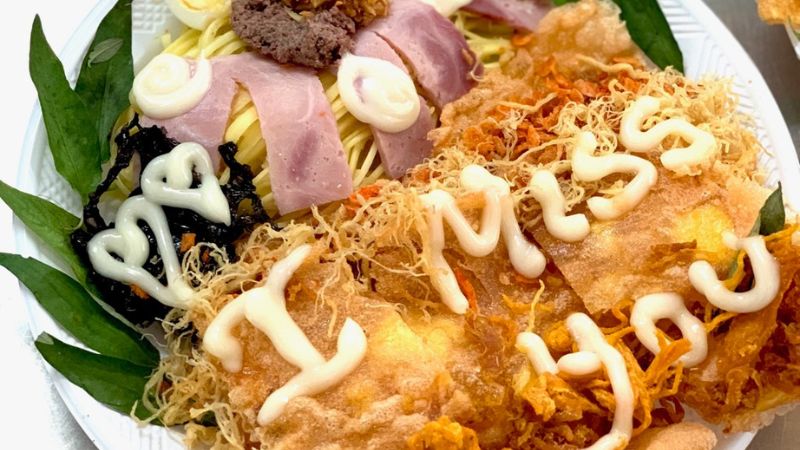 Món ăn tại bánh tráng chiên Lộc Nguyễn