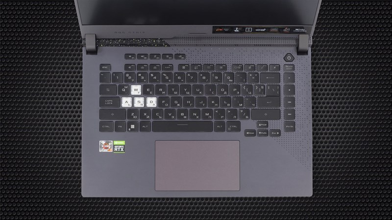 ASUS ROG Strix G15 G513R (2022) có hệ thống bàn phím với layout khá quen thuộc.