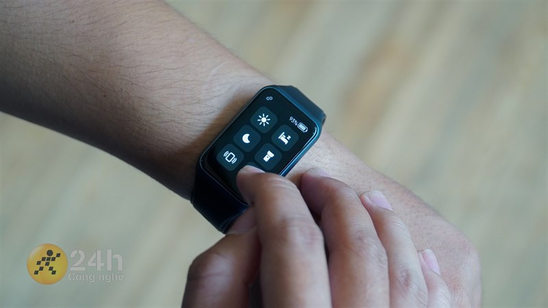 Trên tay OPPO Band 2: Thiết kế mới, nhiều tính năng sức khẻ hơn Trên tay OPPO Band 2: Thiết kế mới, nhiều tính năng sức khẻ hơn