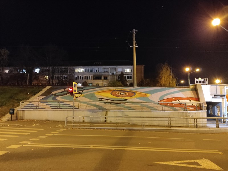 Ảnh chụp từ POCO X3 Pro khi ngược nguồn ánh sáng sẽ có xu hướng bị cháy sáng đáng kể