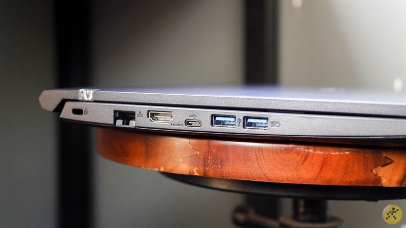 Laptop sinh viên nào chưa tới 15 triệu mà có thể cân hết mọi thể loại game vậy?