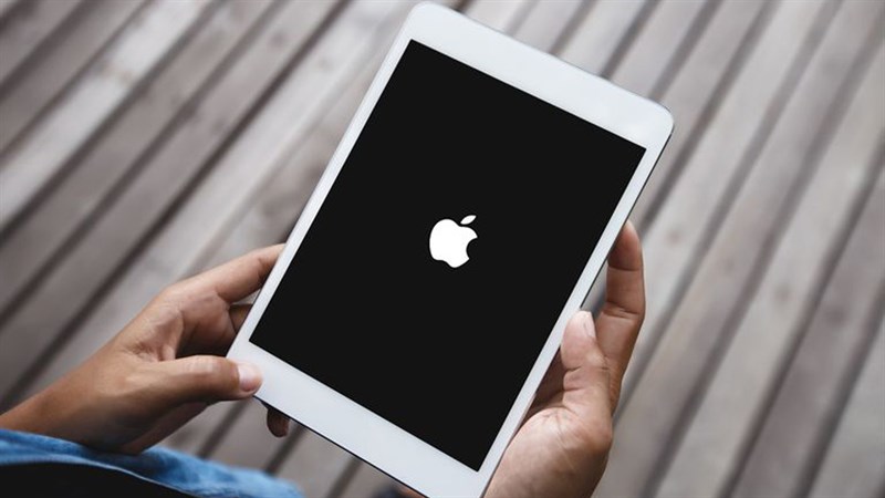 Làm gì khi iPad bị treo táo