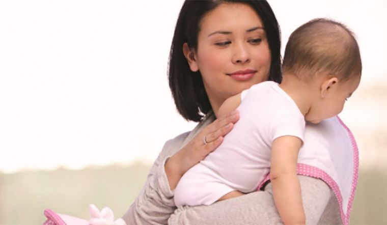 3 cách vỗ ợ hơi cho trẻ mà phụ huynh nào cũng nên biết