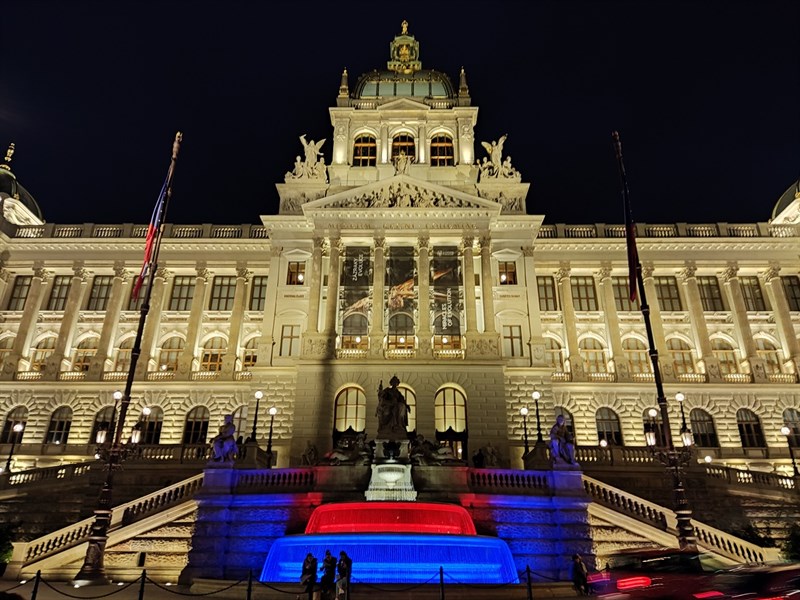 Mẫu chụp ban đêm từ camera chính của POCO F3