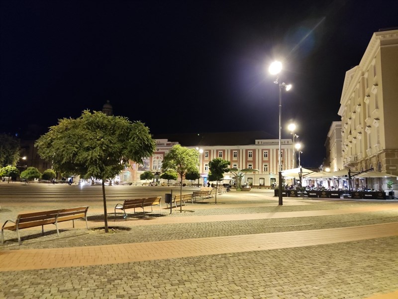 Mẫu chụp ban đêm từ camera chính của POCO F3