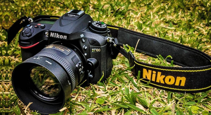 Máy quay HD Nikon D7100