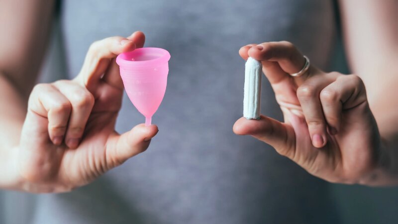 Giải đáp thắc mắc: Đặt vòng tránh thai dùng được cốc nguyệt san không?