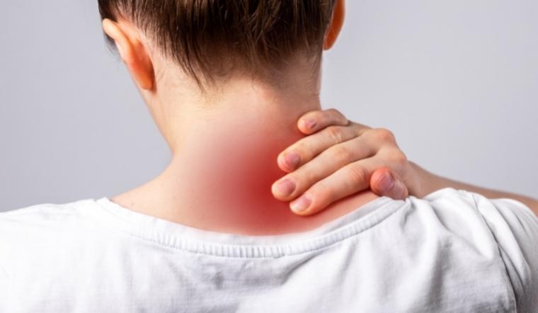 Không chỉ do nằm gối quá cao, 3 việc làm này còn gây hại đốt sống cổ