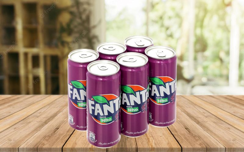 Fanta nho có bao bì màu tím nổi bật, đẹp mắt