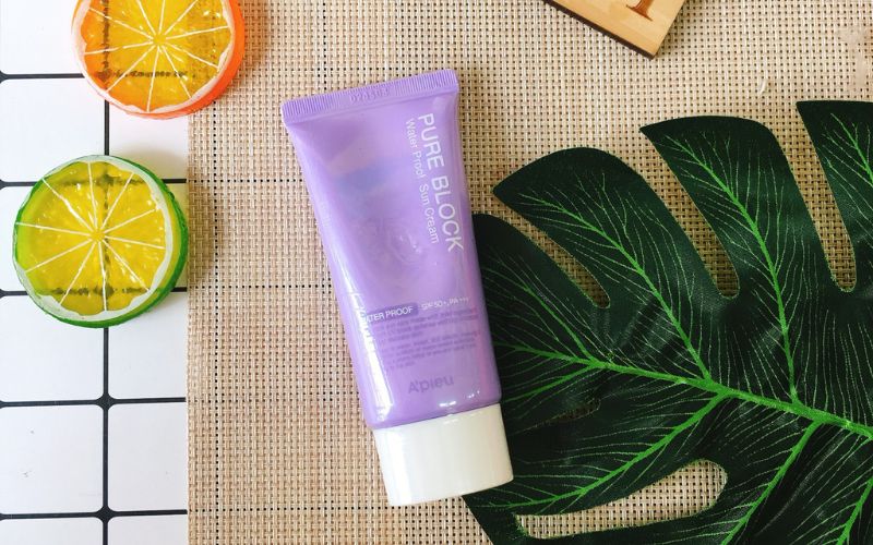 Kem chống nắng A'pieu Pure Block Natural Waterproof Sun Cream