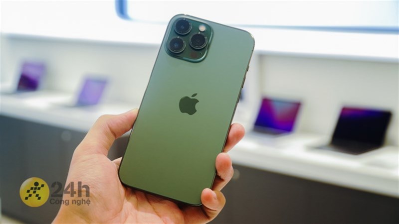 Chiếc iPhone đầu tiên ra mắt khi nào và qua hơn 1 thập kỉ, mẫu iPhone mới nhất hiện tại có gì HOT