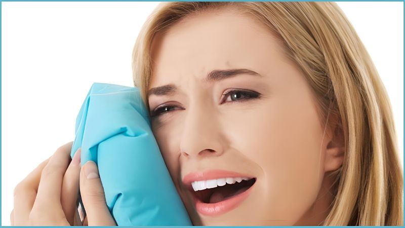 Chườm mát giúp giảm triệu chứng sưng đau