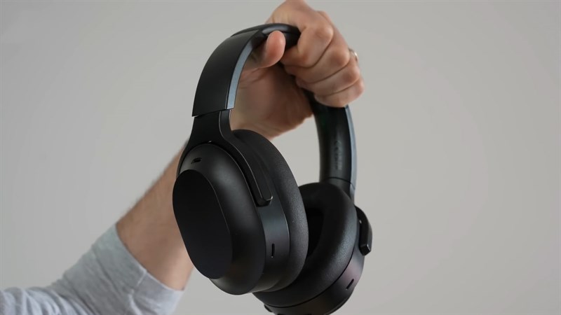 Razer Barracuda Pro ngoại hình đơn giản nhưng vẫn đậm chất gaming