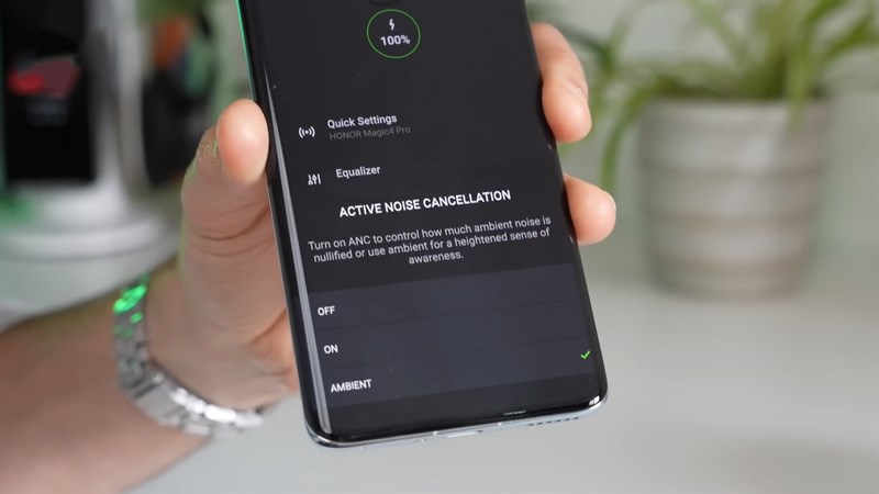 Razer Audio cho phép bản điều chỉnh mức độ chống ồn của Razer Barracuda Pro