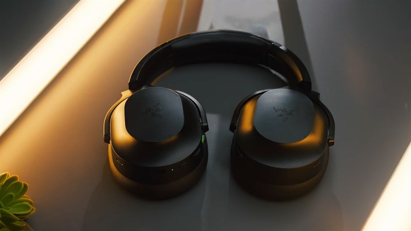 Với giá từ 6 - 6.5 triệu đồng, Razer Barracuda Pro sẽ là sự lựa chọn tốt cho game thủ hoặc các bạn yêu thích nghe nhạc