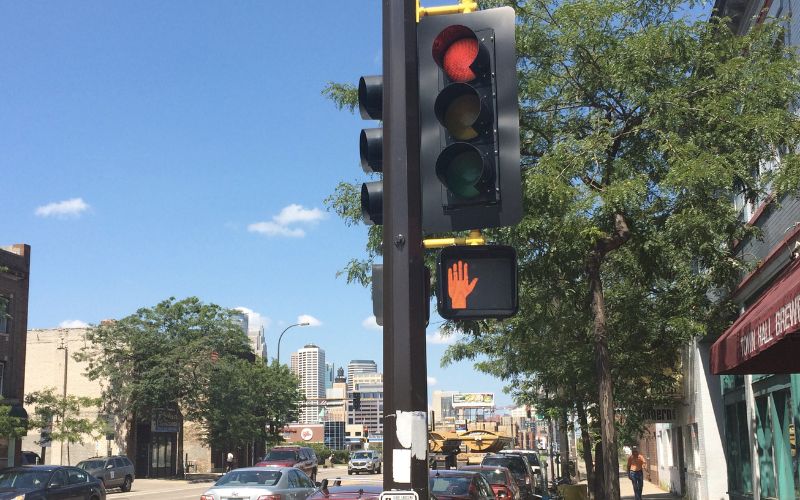 Tuyệt đối tuân thủ tín hiệu đèn giao thông