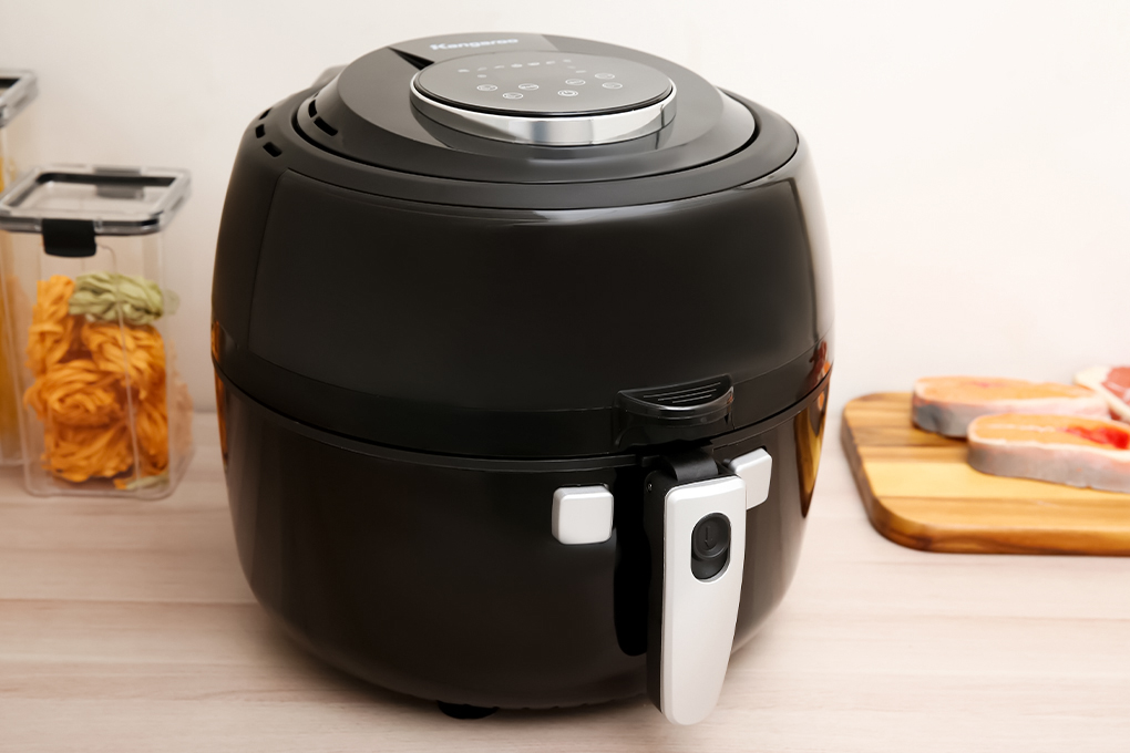 Nồi chiên không dầu Kangaroo KG65AF 6.5 lít có bảng điều khiển cảm ứng hiện đại Nồi chiên không dầu Kangaroo KG65AF 6.5 lít có bảng điều khiển cảm ứng hiện đại