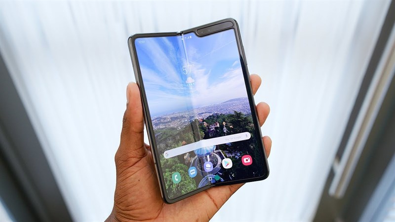 Galaxy Fold đời đầu đã tạo ra nền móng cho các thế hệ smartphone màn hình gập sau này của Samsung.