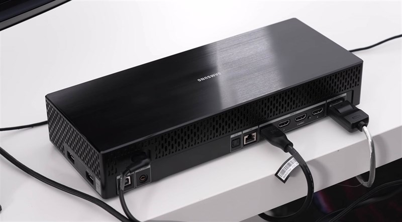 Trên tay màn hình Samsung Odyssey Ark: Màn hình gaming 4K cực xịn