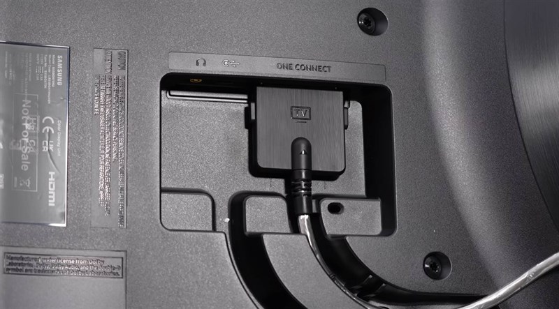 Trên tay màn hình Samsung Odyssey Ark: Màn hình gaming 4K cực xịn