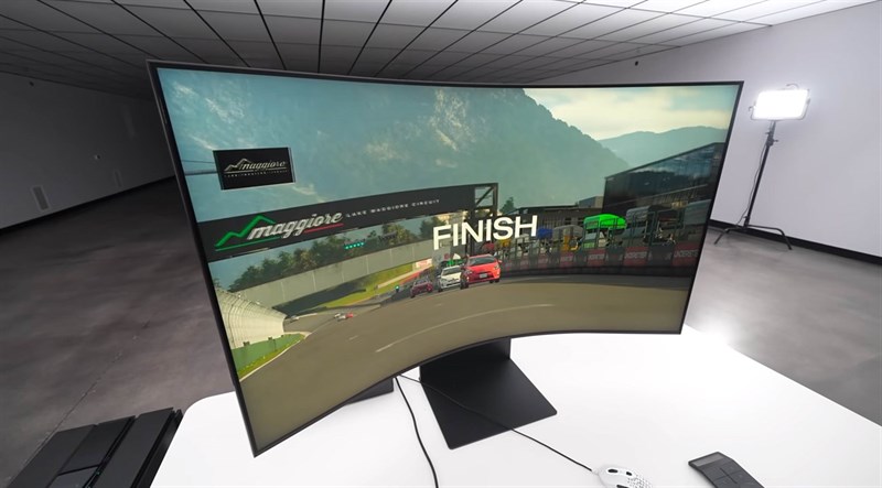 Trên tay màn hình Samsung Odyssey Ark: Màn hình gaming 4K cực xịn